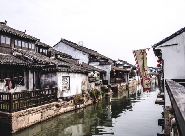 令无数强人折戟的车臣，如今却对普京俯首称臣，这是怎么回事？